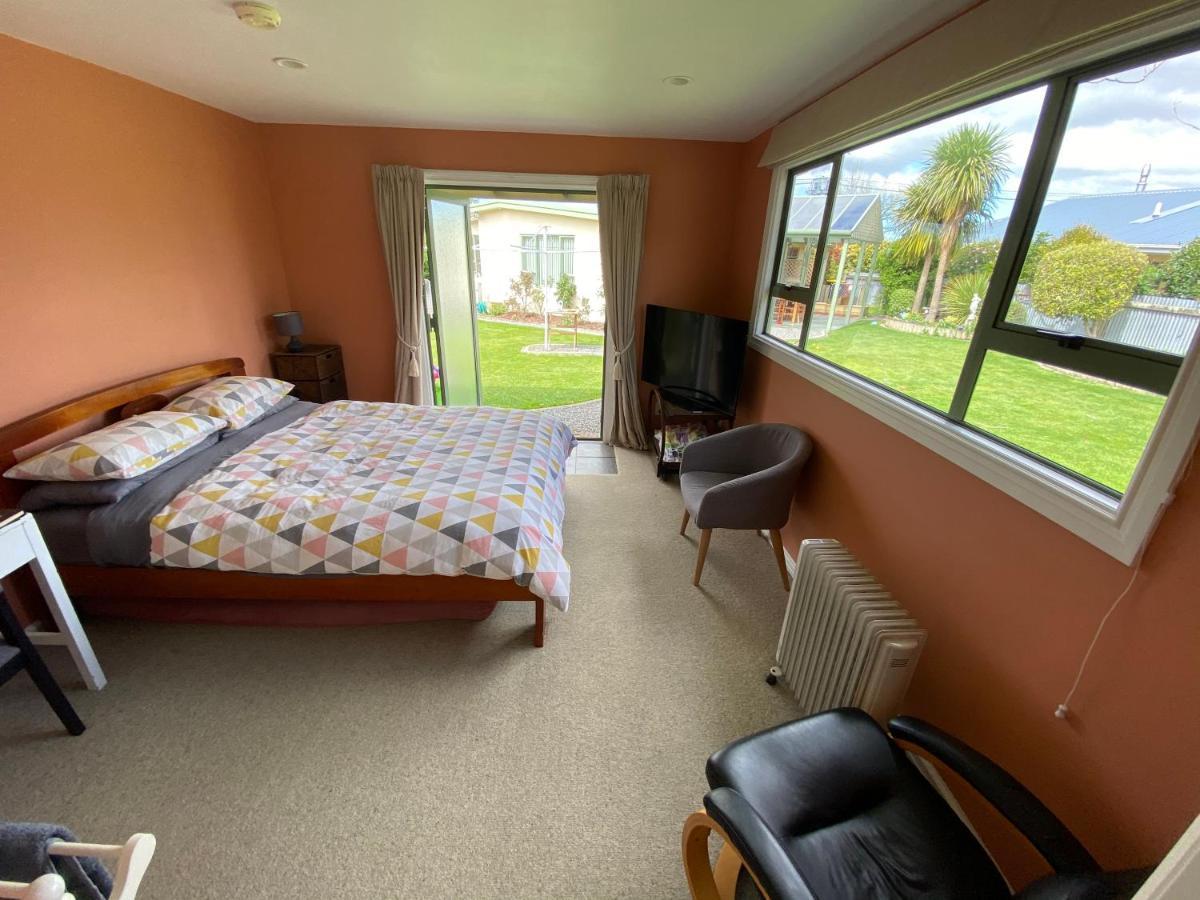 Cosy, Central Greytown Sleepout Екстер'єр фото